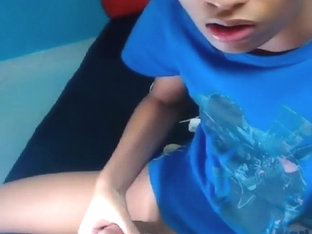 Smooth And Attractive Latino Masturbates With His Blue Shirt